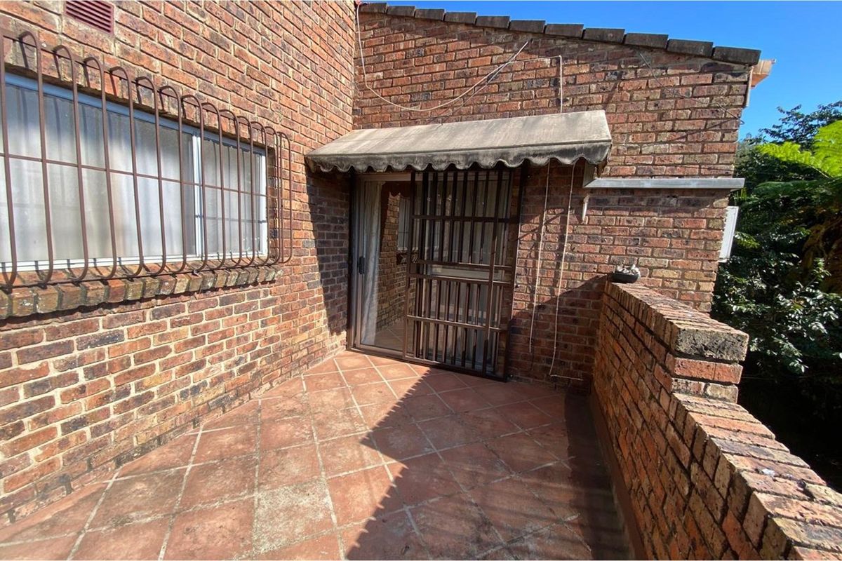 Charming Family Home for Sale in West Acres, Mpumalanga - Photo 2