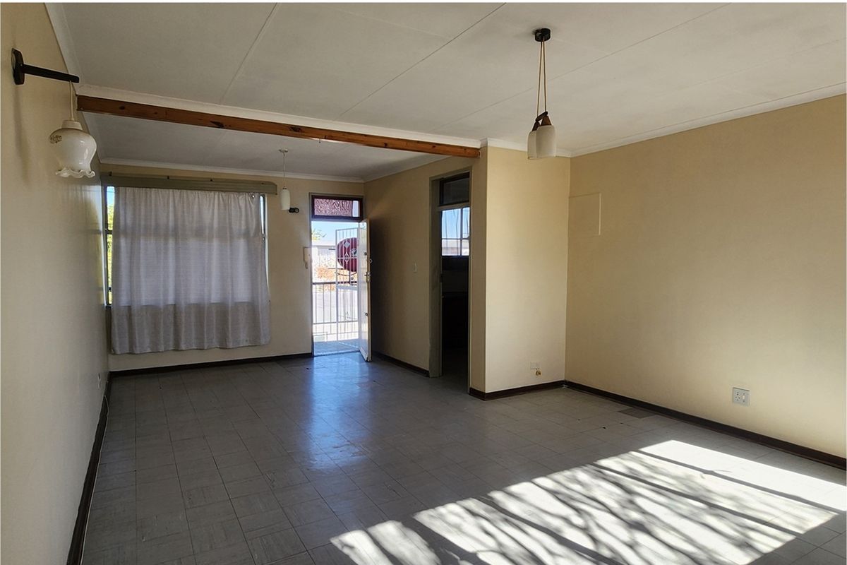 Smart Investment 1 Bedroom Apartment Near Majuba FET and Amenities - Photo 5