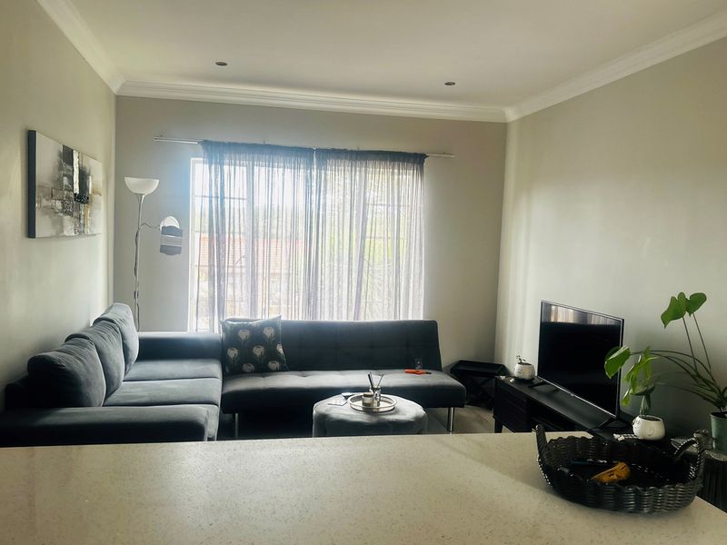 2 BED 2 BATH APARTMENT IN KYALAMI HILLS - Photo 6