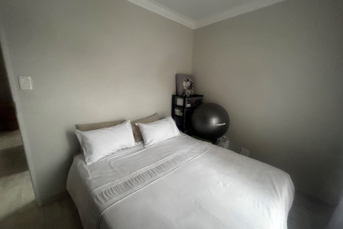 2 BED 2 BATH APARTMENT IN KYALAMI HILLS - Photo 5