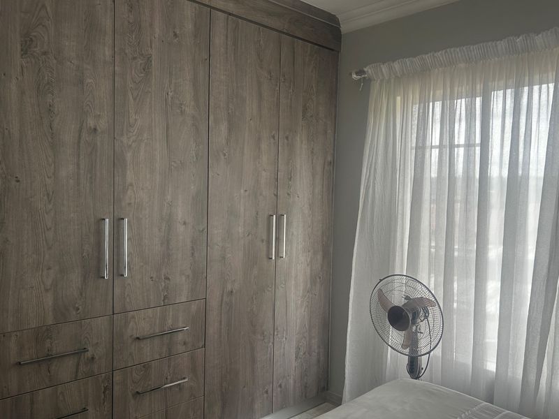 2 BED 2 BATH APARTMENT IN KYALAMI HILLS - Photo 4