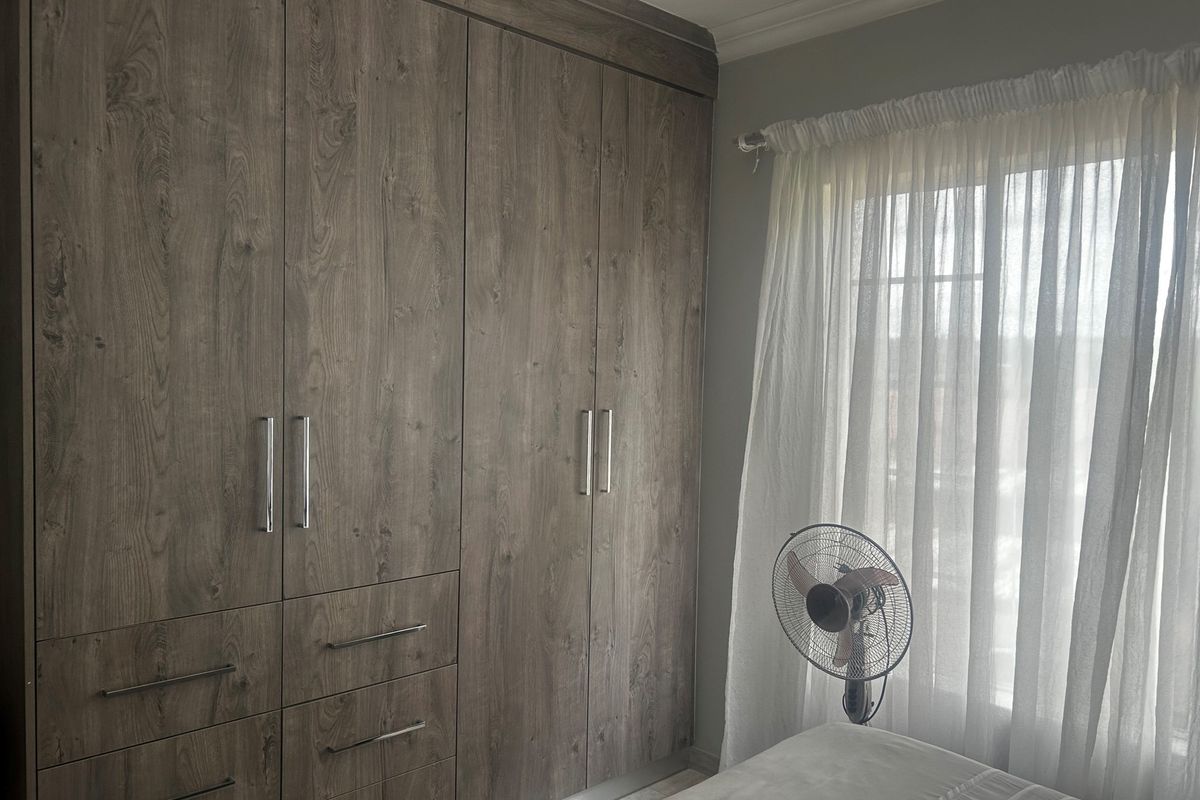 2 BED 2 BATH APARTMENT IN KYALAMI HILLS - Photo 4