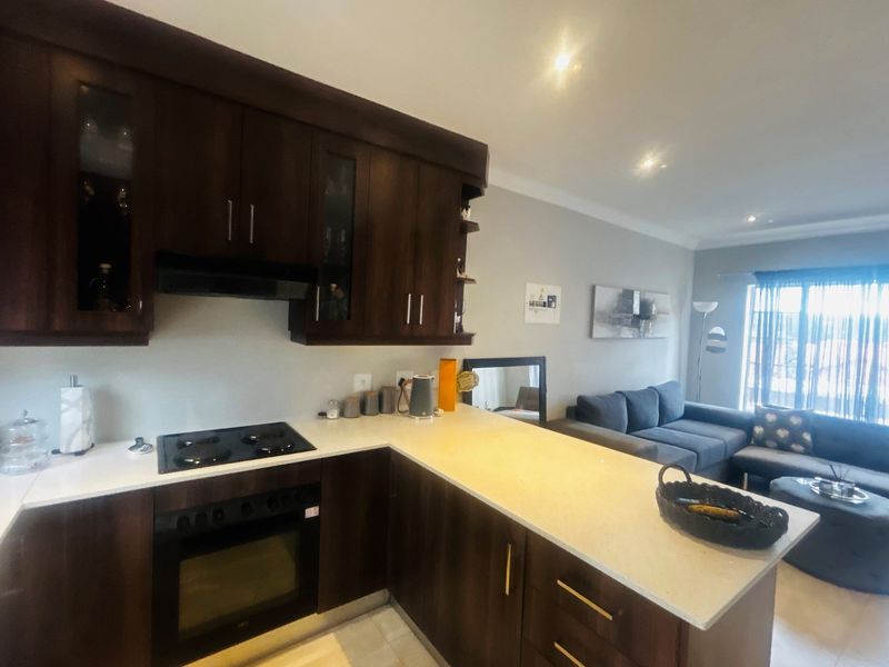 2 BED 2 BATH APARTMENT IN KYALAMI HILLS - Photo 8