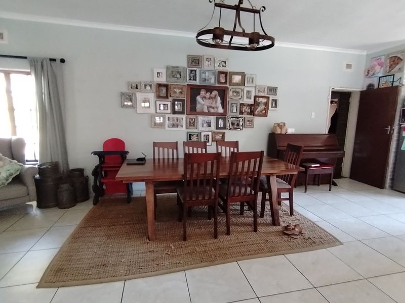 STUNNING FAMILY HOME FOR SALE IN EMPANGENI - Photo 7