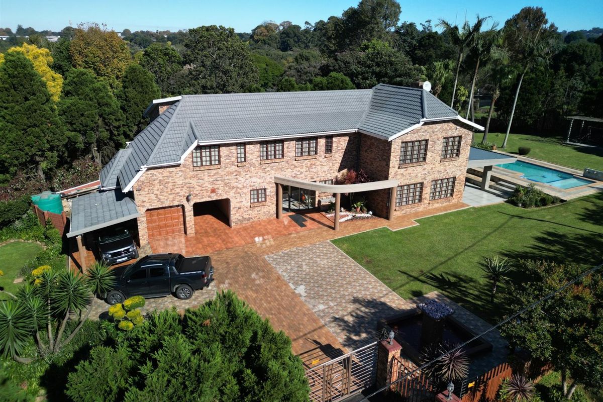 4-bedroom Luxury Home in Hillcrest - Photo 2