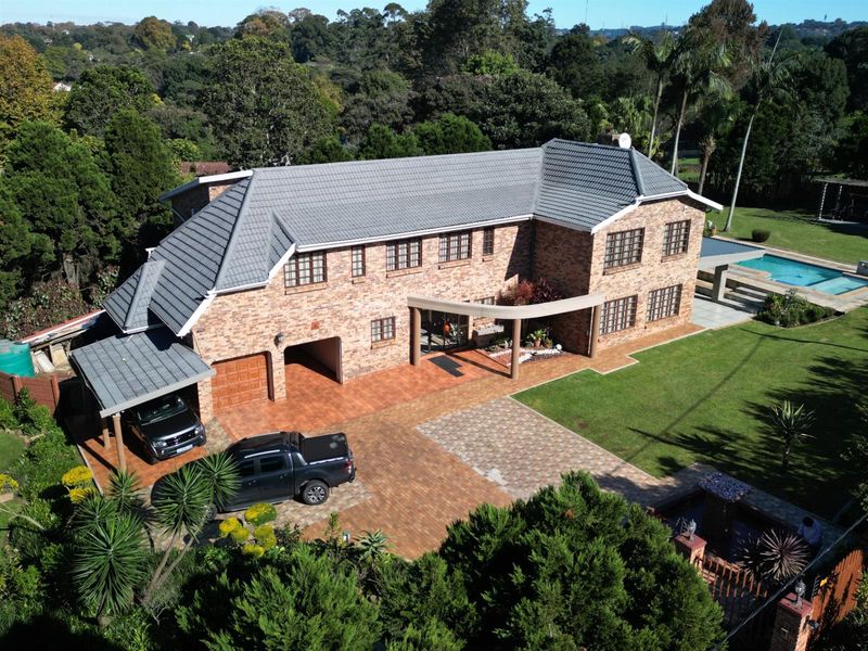 4-bedroom Luxury Home in Hillcrest - Photo 10