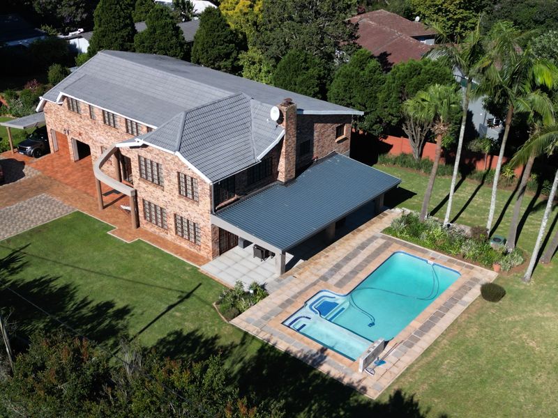 4-bedroom Luxury Home in Hillcrest - Photo 7