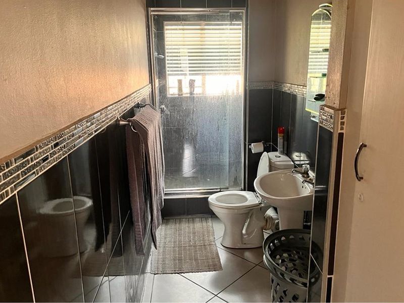 For Sale: Stunning 3-Bedroom Cluster Home in Annlin, Pretoria - Photo 2