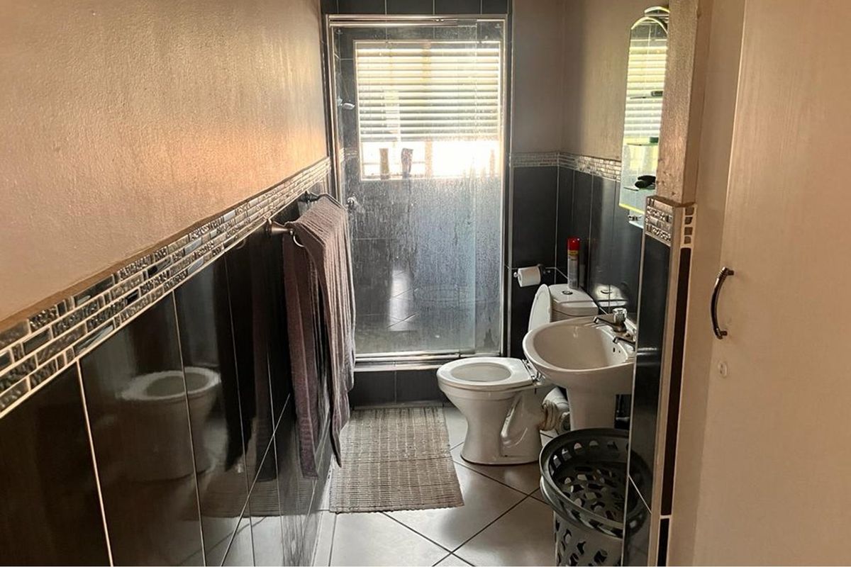 For Sale: Stunning 3-Bedroom Cluster Home in Annlin, Pretoria - Photo 2