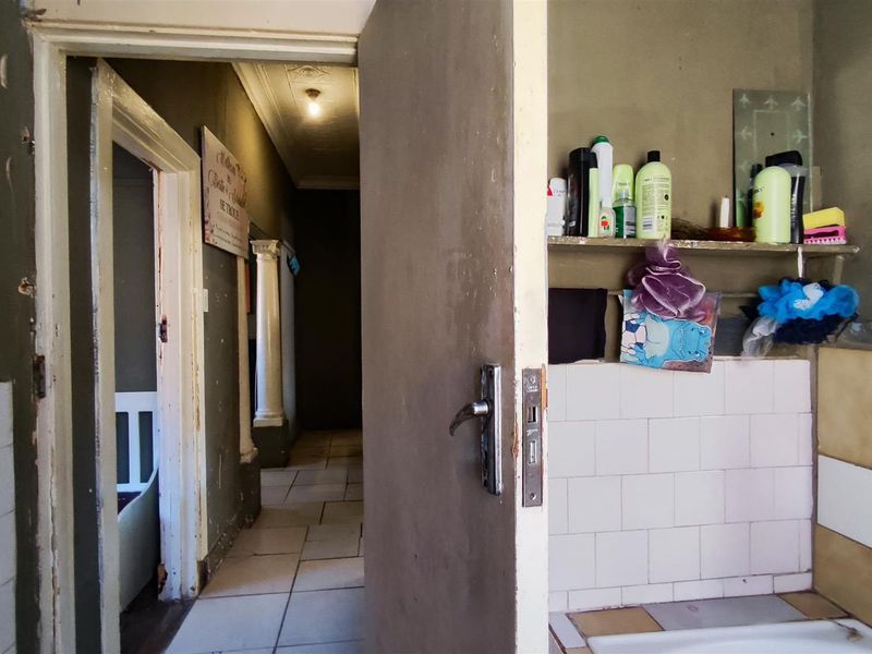 Spacious 3-Bedroom Family Home with Character - Geduld, Springs - Photo 9