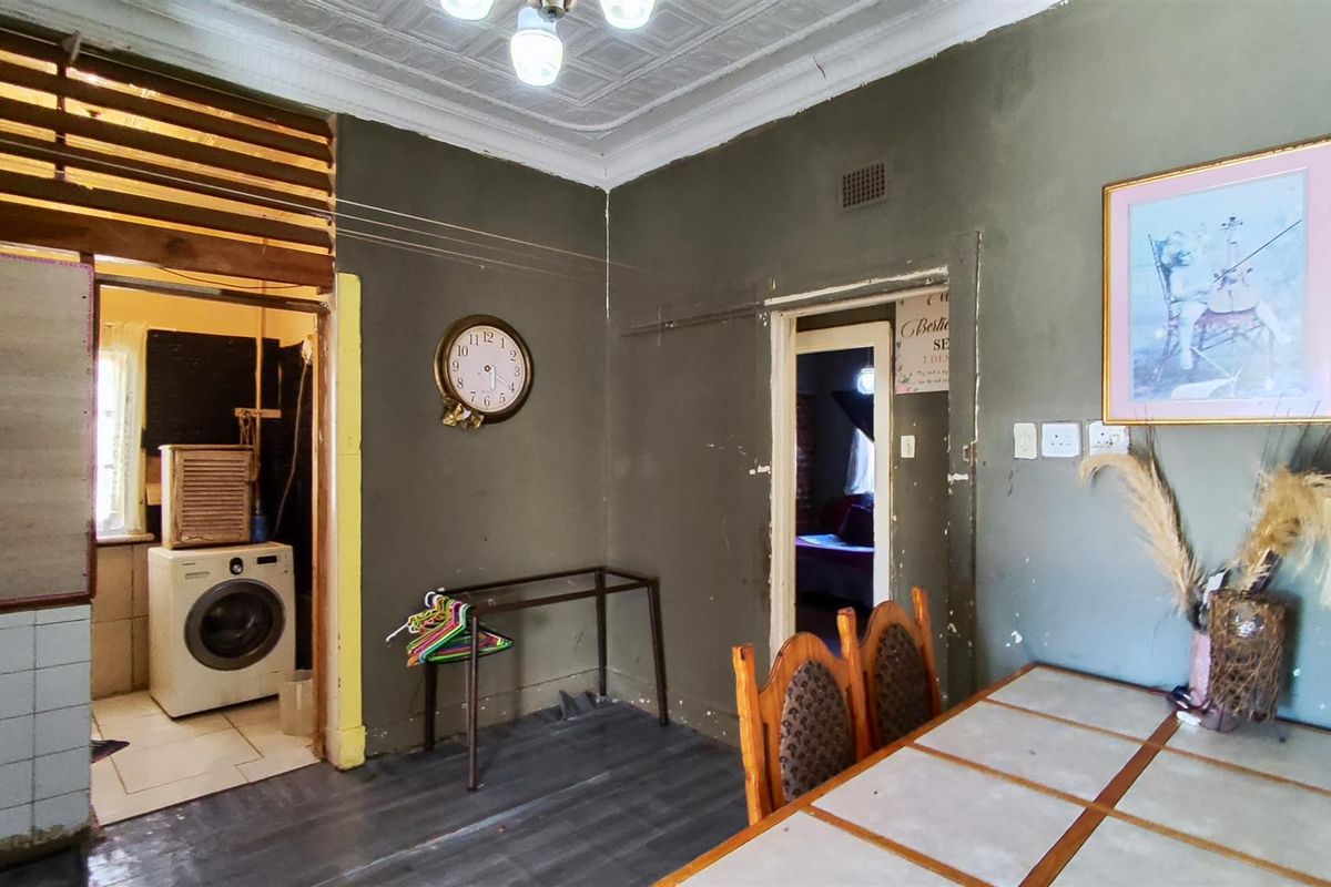 Spacious 3-Bedroom Family Home with Character - Geduld, Springs - Photo 4