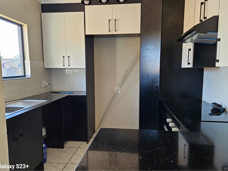 Stunning  New Development Family Home With Lots Opportunities In A Desirable Location - Photo 10