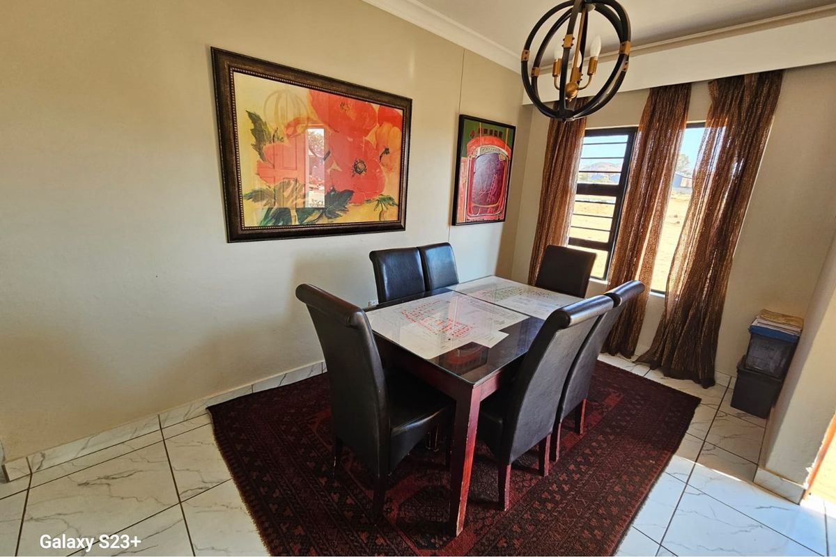 Stunning  New Development Family Home With Lots Opportunities In A Desirable Location - Photo 3