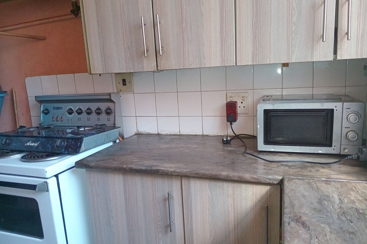 CALLING ALL INVESTORS!!! PRICED TO SEL!!! - Photo 3