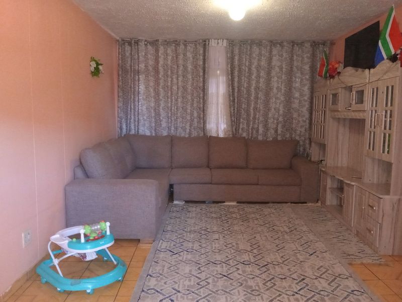 CALLING ALL INVESTORS!!! PRICED TO SEL!!! - Photo 2