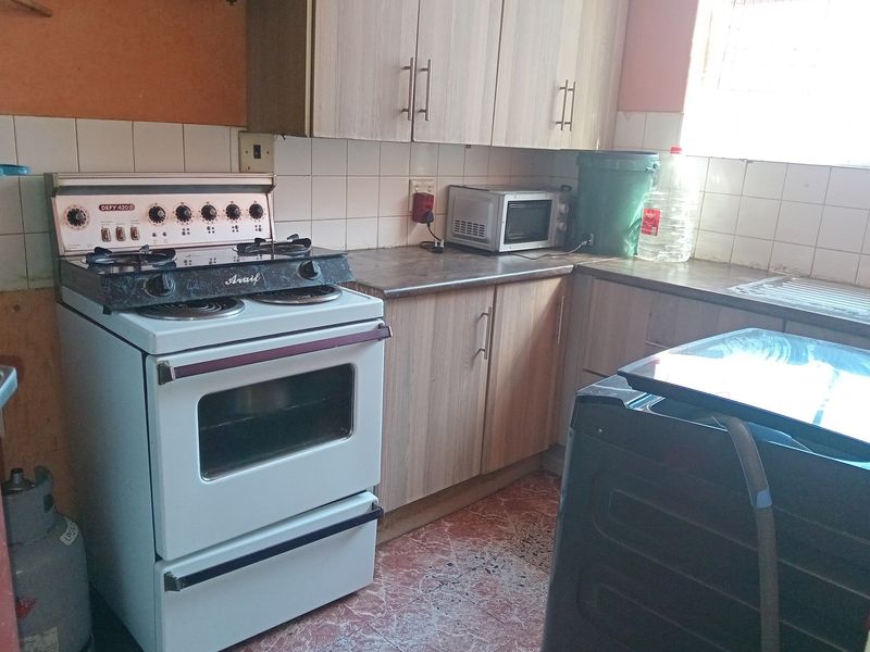 CALLING ALL INVESTORS!!! PRICED TO SEL!!! - Photo 4