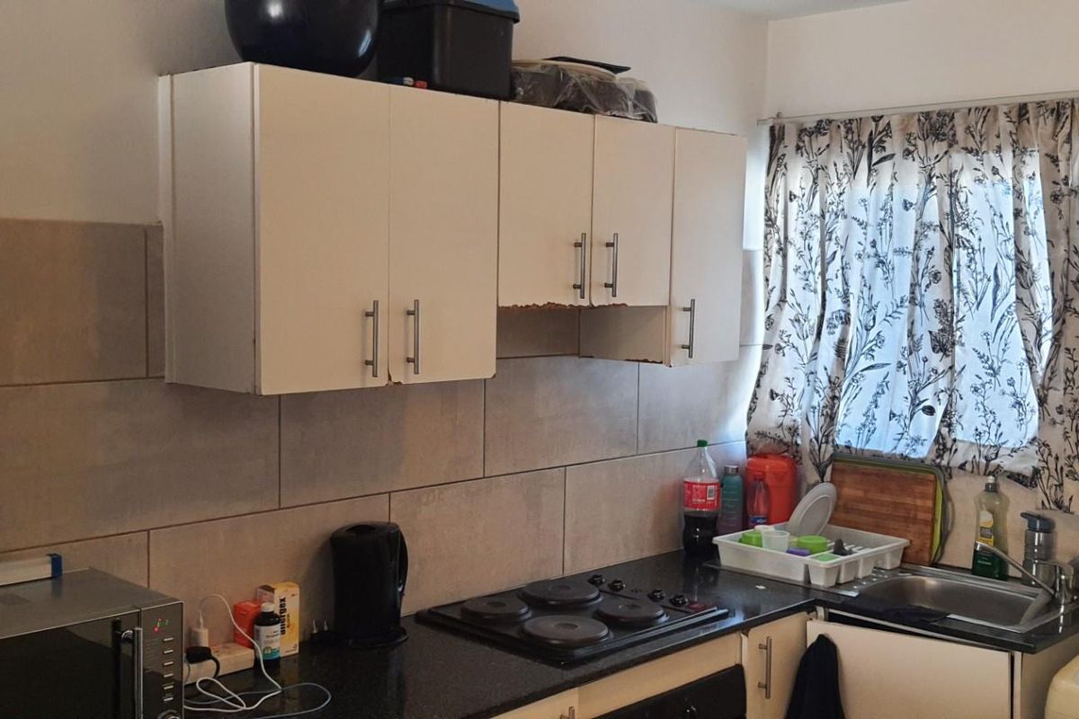 Attention Investors and Buyers alike - Two Bedroom Apartment For Sale in Maitland - Photo 3