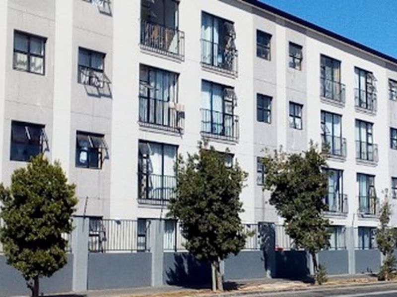 Attention Investors and Buyers alike - Two Bedroom Apartment For Sale in Maitland - Photo 2