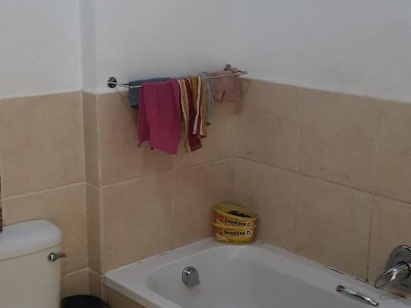 Attention Investors and Buyers alike - Two Bedroom Apartment For Sale in Maitland - Photo 5