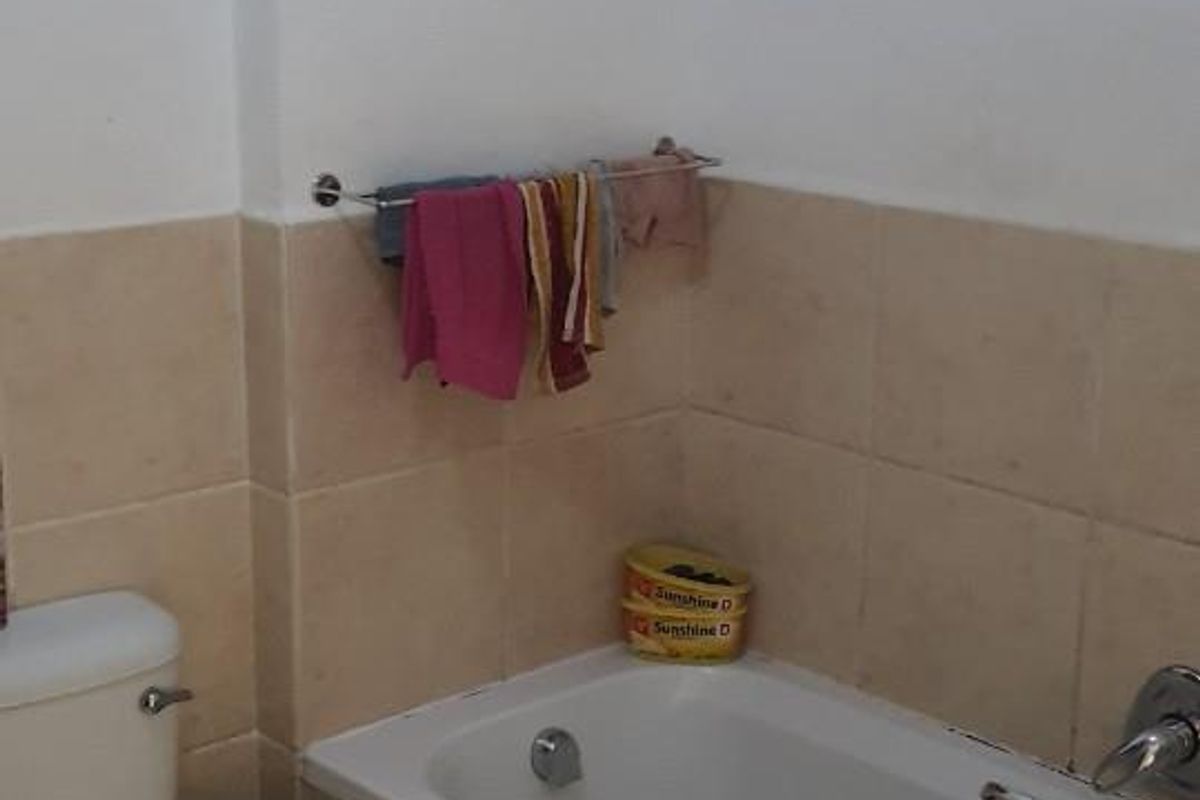 Attention Investors and Buyers alike - Two Bedroom Apartment For Sale in Maitland - Photo 5
