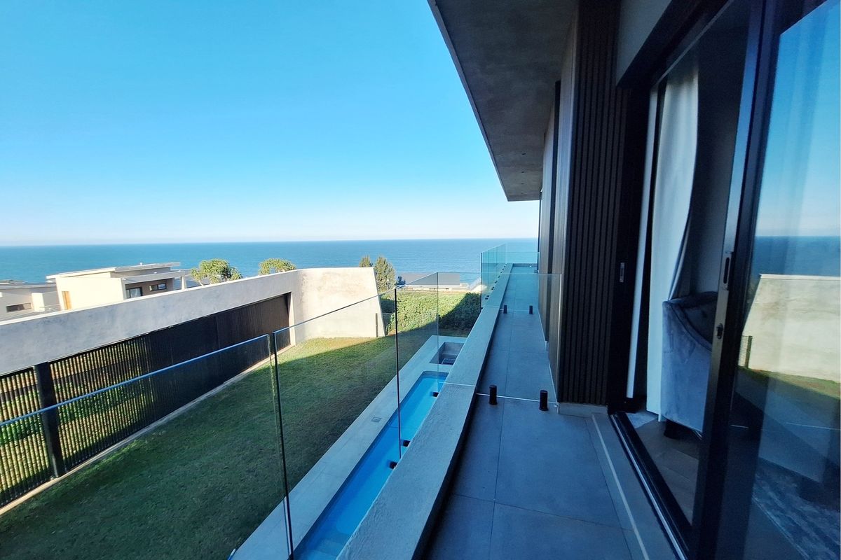 Luxury Coastal Living with Breathtaking Sea Views - Photo 2