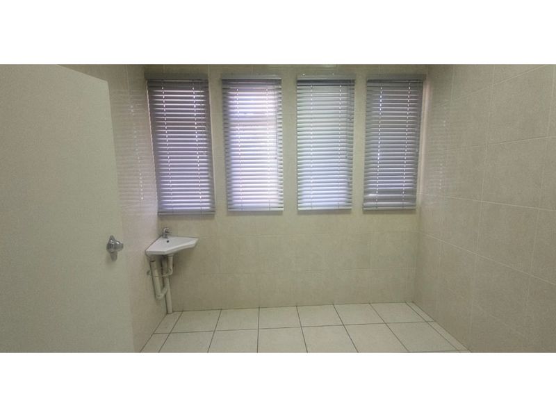 Ideal Starter Home - Great Value and Security! - Photo 5