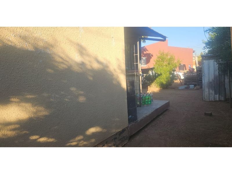 Ideal Starter Home - Great Value and Security! - Photo 8