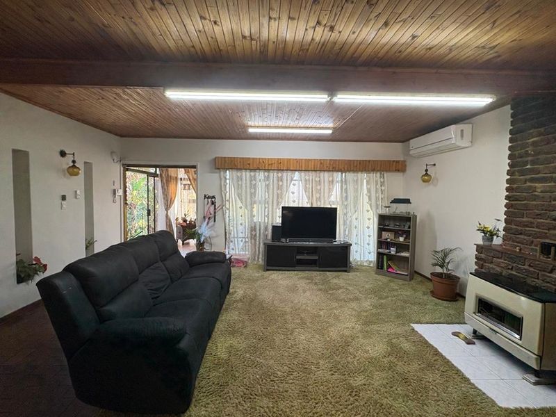 Luxury Living Meets Mountain Majesty in Signal Hill, Newcastle - Photo 7