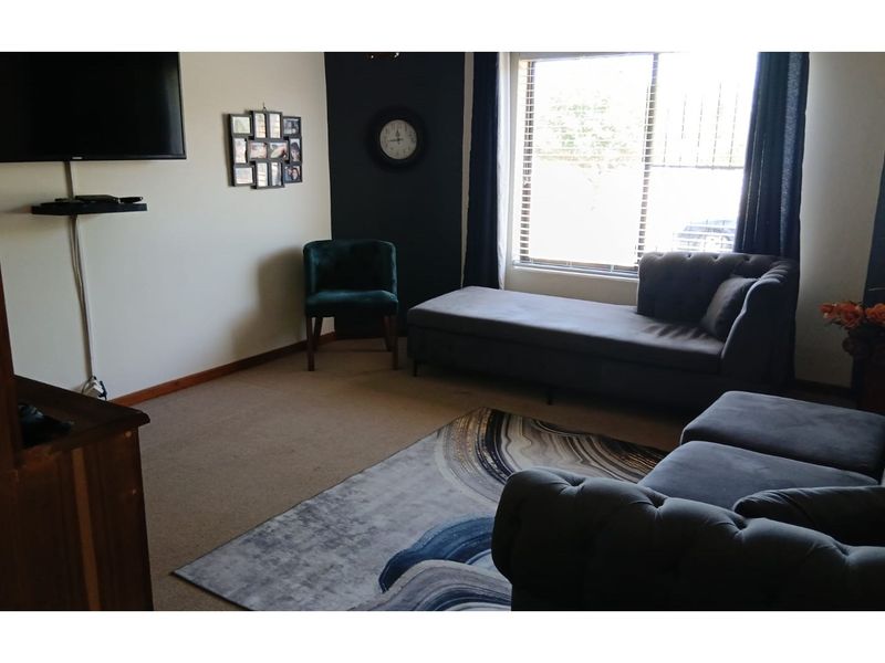 "Exquisite 5-Bedroom Facebrick Home in Tranquil Porterville" - Photo 9