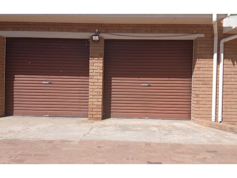 "Exquisite 5-Bedroom Facebrick Home in Tranquil Porterville" - Photo 8