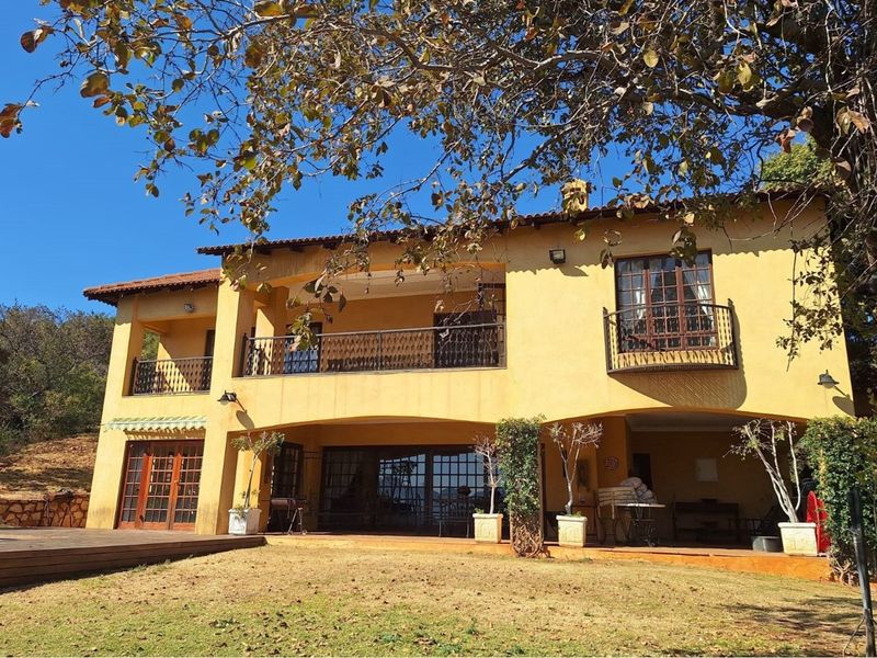 Tuscan-Style Retreat with Uninterrupted Hartbeespoort Dam Views - Photo 3