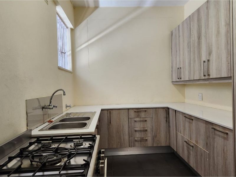 Amazing ground floor apartment in the heart of Rosebank! - Photo 9