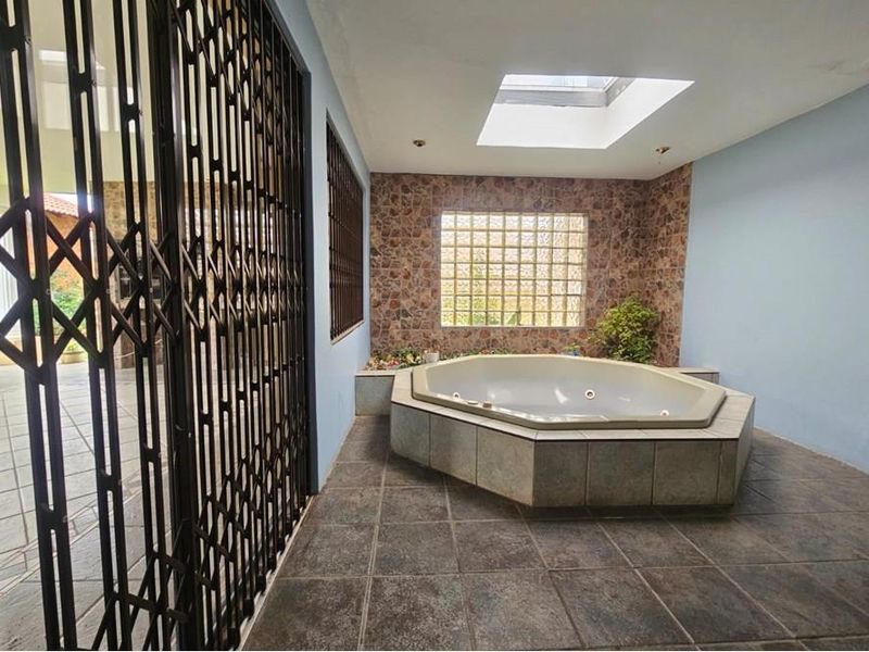 Classic Family Home In %suburb% - Photo 7