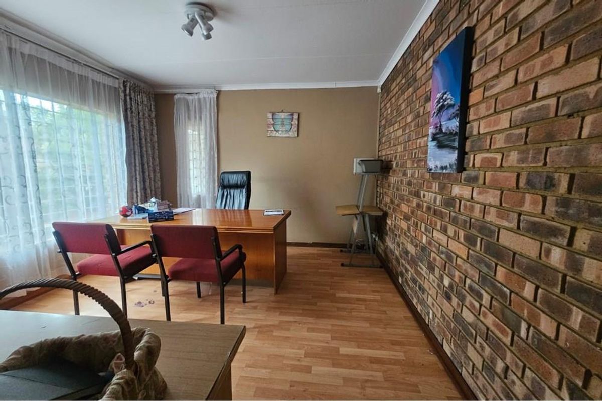 Classic Family Home In %suburb% - Photo 5