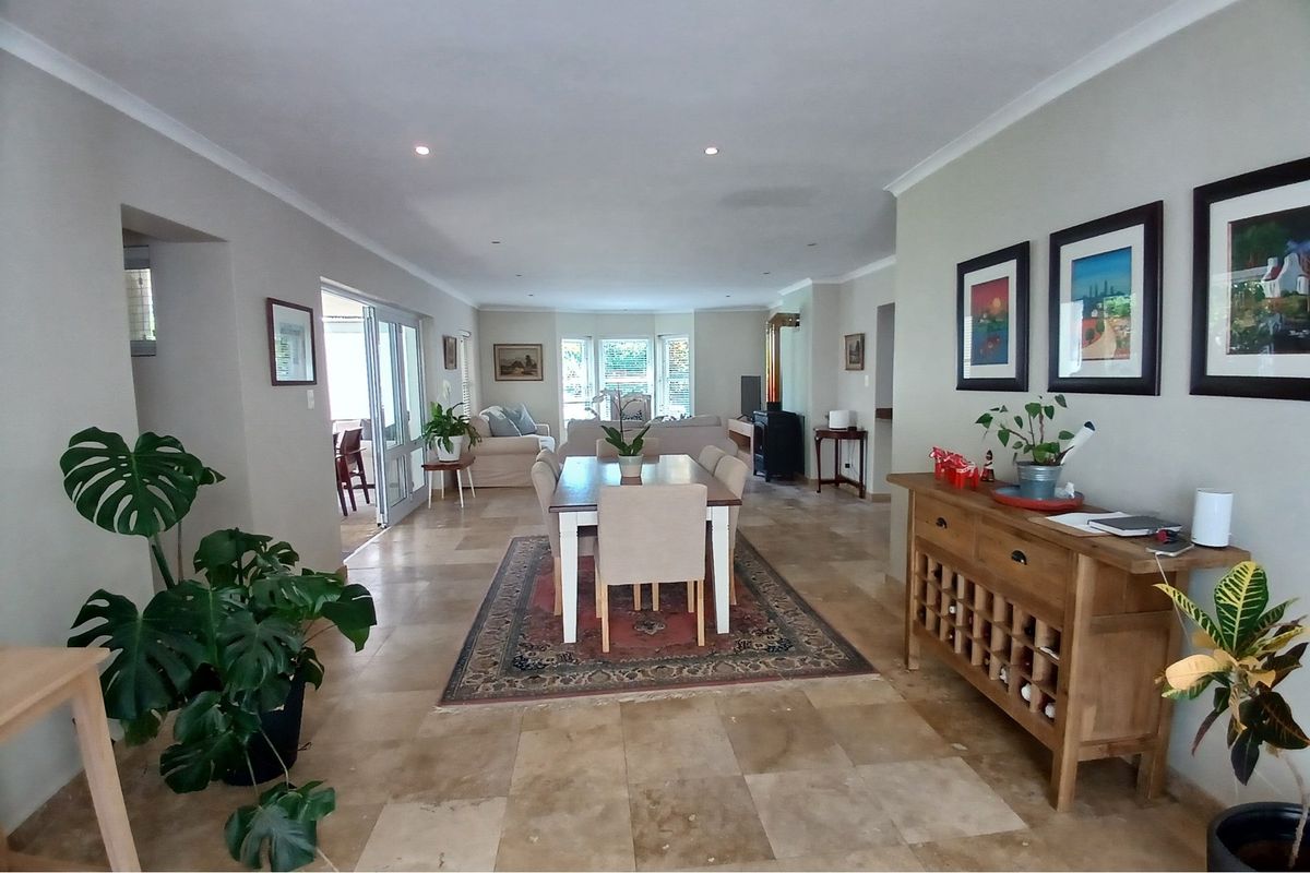 Fully Furnished 4 Bedroomed Home on Thesen Island available for 3 Months May, June, July 2026 - Photo 5