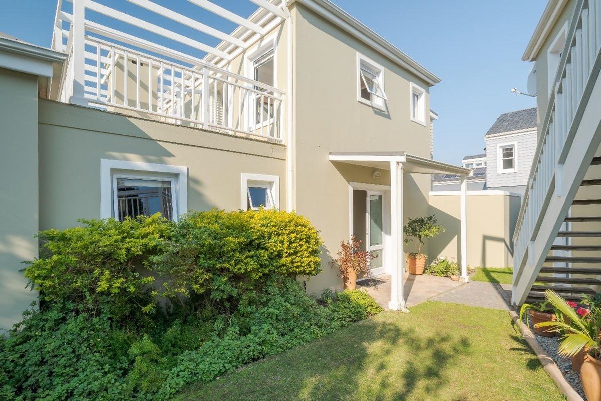 Fully Furnished 4 Bedroomed Home on Thesen Island available for 3 Months May, June, July 2026 - Photo 2