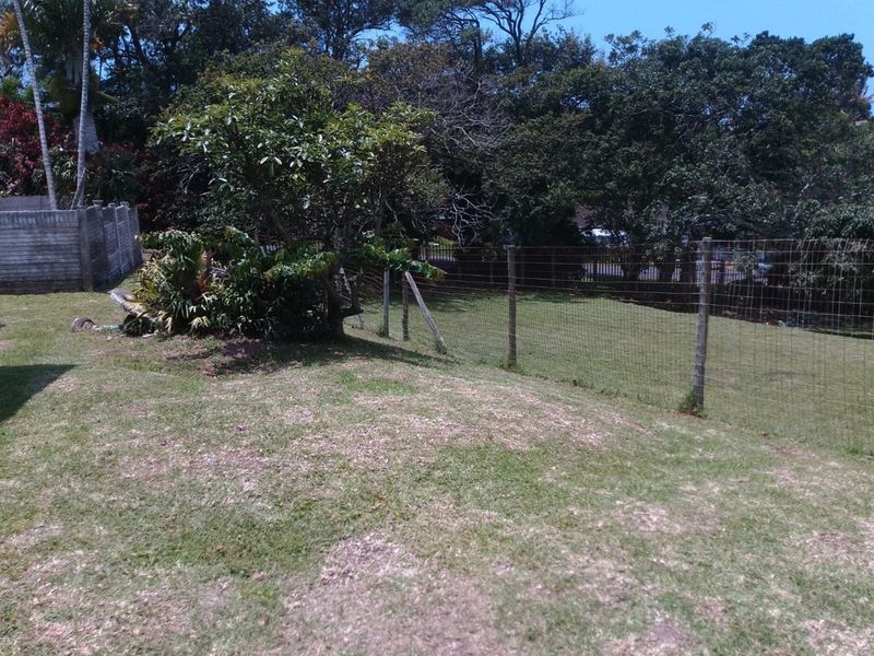 Charming Coastal Home with Spacious Living and Scenic Views in Port Edward, Leisure Bay - Photo 9