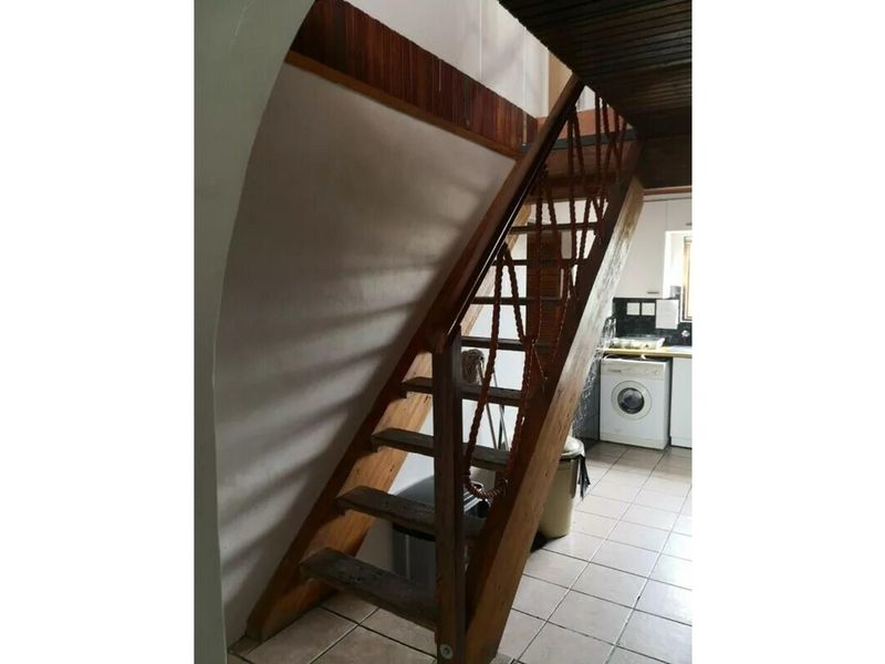 11 Bedroom Luxurious Guest or Holiday House on a 2360 sqm erf in Betty's Bay - Photo 5