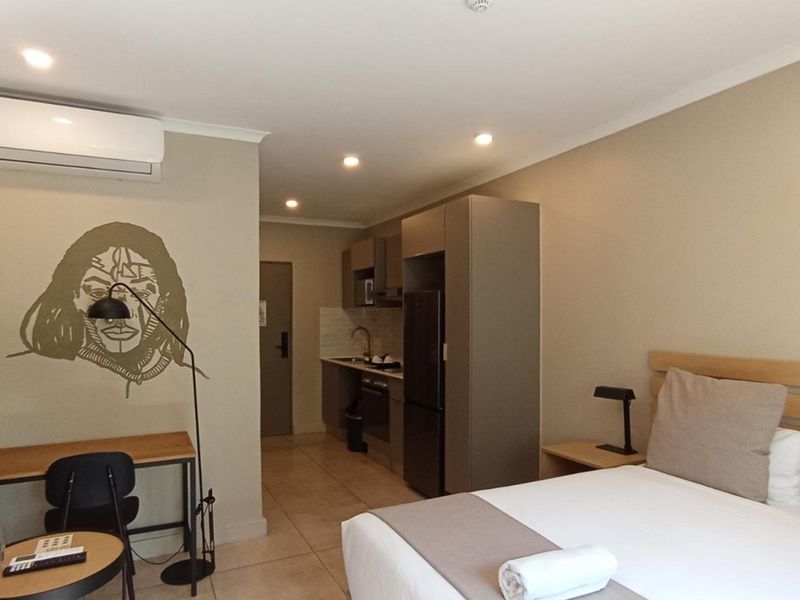 "Modern Luxury Flat in Sandown - 1 Bed, 1 Bath" - Photo 3