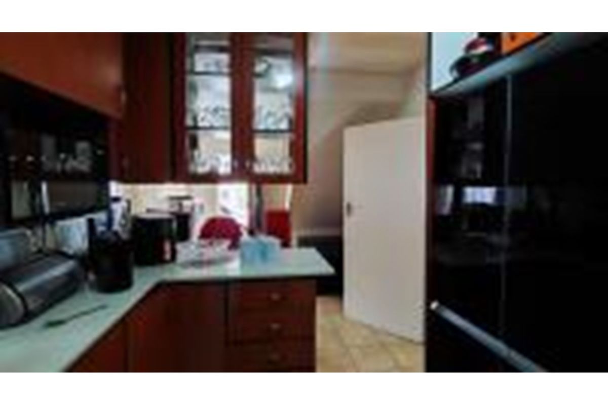 Distressed property in Leopards Rest Security Estate - Photo 5