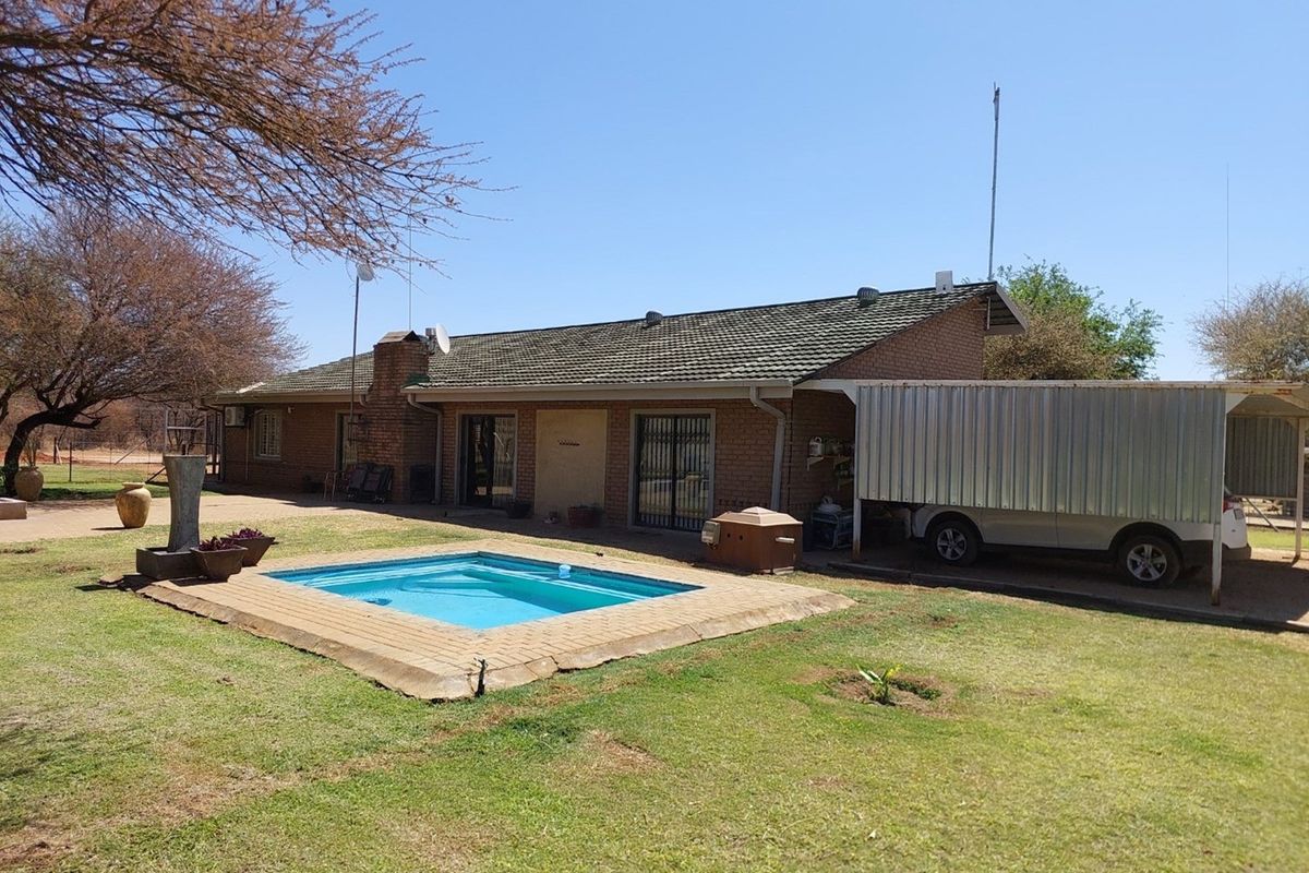 171-Hectare Game Farm with Luxury Accommodation and Comprehensive Infrastructure - Photo 4