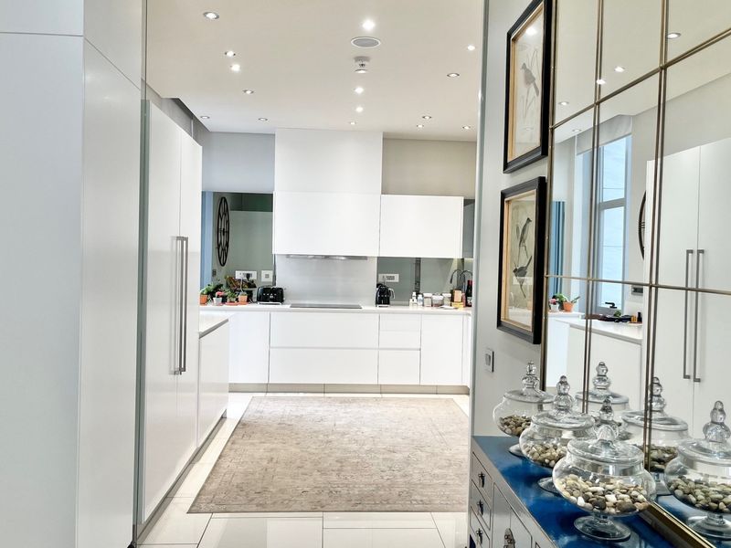 Magnificent Fully Furnished 3 Bedroom Penthouse in Embassy Towers - Photo 9