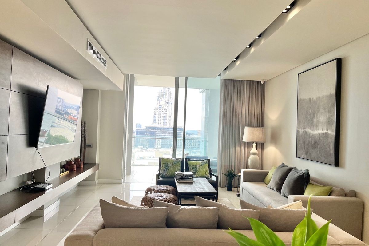 Magnificent Fully Furnished 3 Bedroom Penthouse in Embassy Towers - Photo 3