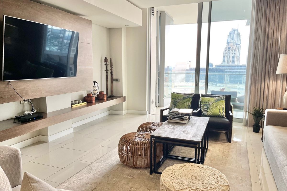 Magnificent Fully Furnished 3 Bedroom Penthouse in Embassy Towers - Photo 2