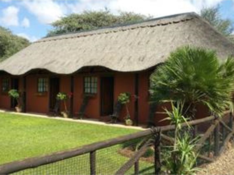 Rural Luxury Game and Livestock Farm with Guest Lodge - Prime Location near Sandveld Nature Reserve - Photo 2