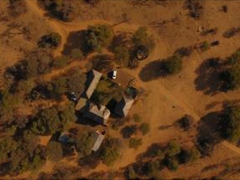 Rural Luxury Game and Livestock Farm with Guest Lodge - Prime Location near Sandveld Nature Reserve - Photo 7