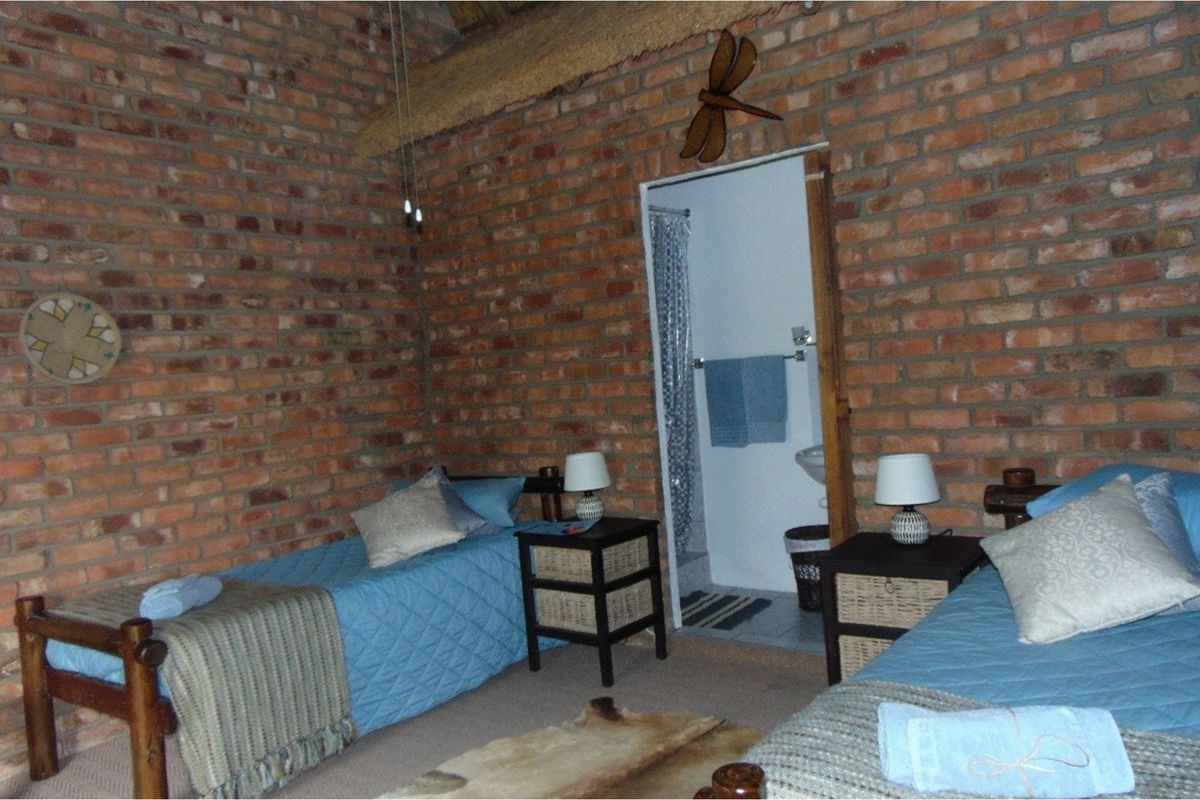 Rural Luxury Game and Livestock Farm with Guest Lodge - Prime Location near Sandveld Nature Reserve - Photo 4