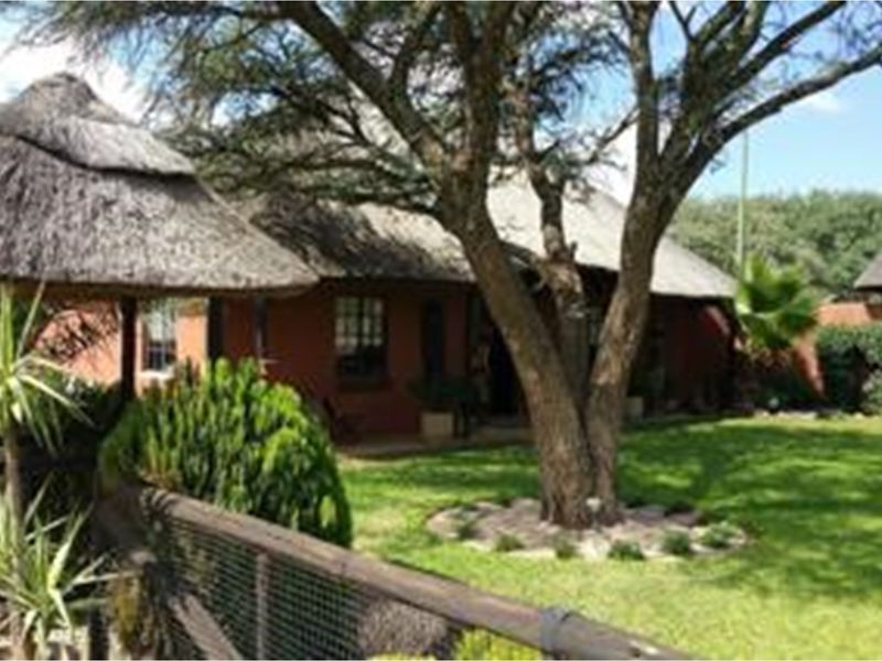 Rural Luxury Game and Livestock Farm with Guest Lodge - Prime Location near Sandveld Nature Reserve - Photo 3