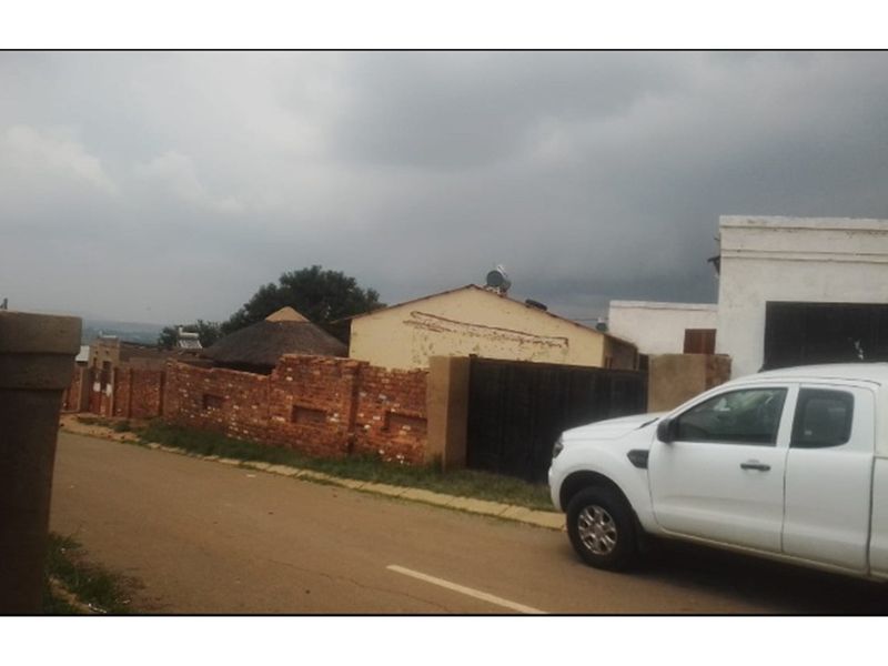 1 Bedroom House in Vlakfontein (Lenasia) - Photo 2
