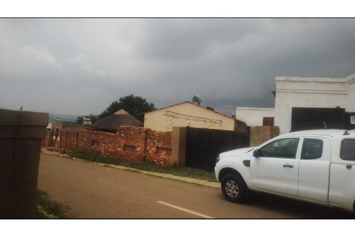 1 Bedroom House in Vlakfontein (Lenasia) - Photo 2